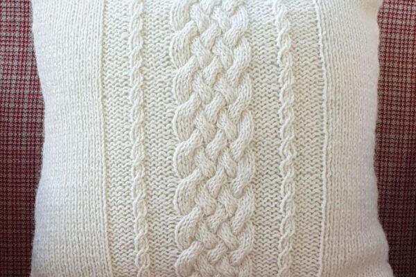 Woollen_Cable_Cushion
